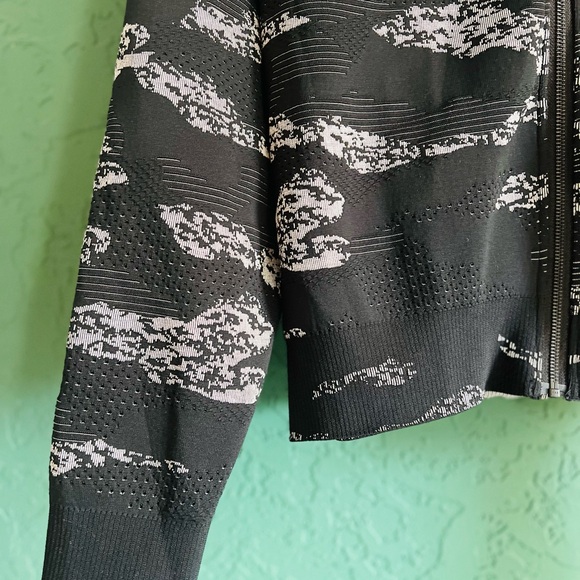 Gymshark | Track Jacket Black Workout Gym - Picture 7 of 7